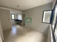 Apartamento com 2 Quartos para alugar, 55m² no Umuarama, Uberlândia - Foto 5