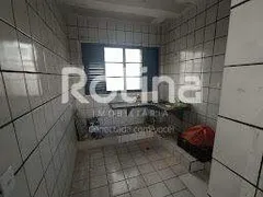 Apartamento com 1 Quarto para alugar, 30m² no Segismundo Pereira, Uberlândia - Foto 3