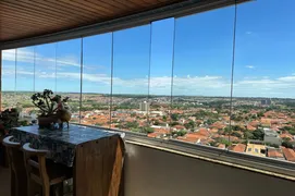 Apartamento com 3 Quartos à venda, 129m² no Jardim Santa Angelina, Araraquara - Foto 2
