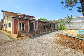 Casa com 3 Quartos à venda, 223m² no Estancia Balnearia Maria Helena Novaes , Peruíbe - Foto 2