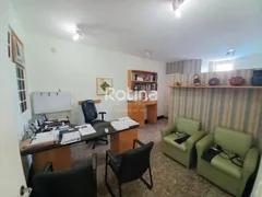 Casa Comercial para alugar, 374m² no Martins, Uberlândia - Foto 5