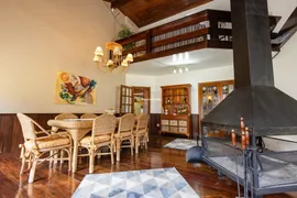 Casa com 4 Quartos à venda, 342m² no Vila Suzana, Canela - Foto 4