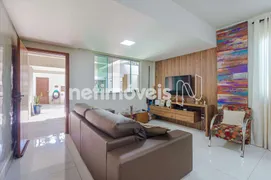 Casa com 3 Quartos à venda, 260m² no Cabral, Contagem - Foto 4