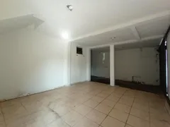 Galpão / Depósito / Armazém para alugar, 300m² no Vila Sabrina, São Paulo - Foto 1