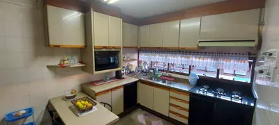 Casa com 3 Quartos à venda, 380m² no Lago Parque, Londrina - Foto 4
