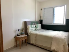 Apartamento com 3 Quartos para alugar, 95m² no Santa Mônica, Uberlândia - Foto 8