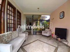 Casa com 4 Quartos à venda, 230m² no Ipiranga, Belo Horizonte - Foto 2
