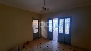 Casa com 2 Quartos para alugar, 114m² no Jardim Medeiros, São Carlos - Foto 4