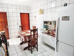 Casa com 4 Quartos à venda, 175m² no Serrinha, Fortaleza - Foto 9