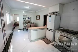 Casa com 3 Quartos à venda, 180m² no Segismundo Pereira, Uberlândia - Foto 6