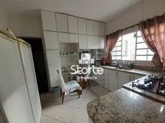Casa com 3 Quartos à venda, 190m² no Cidade Jardim, Uberlândia - Foto 6