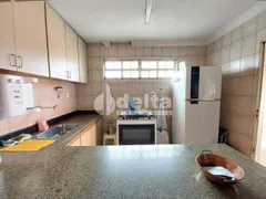 Casa com 5 Quartos à venda, 243m² no Tubalina, Uberlândia - Foto 17