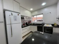 Casa de Condomínio com 3 Quartos para alugar, 270m² no Água Verde, Curitiba - Foto 40