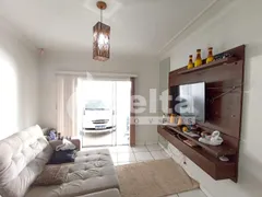 Casa com 3 Quartos à venda, 139m² no Bom Jesus, Uberlândia - Foto 2