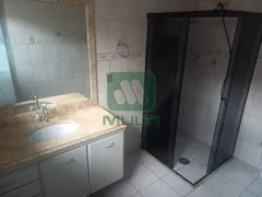 Casa com 3 Quartos para alugar, 170m² no Santa Maria, Uberlândia - Foto 12