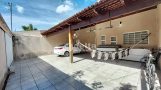Casa com 3 Quartos à venda, 139m² no Jardim das Palmeiras, Uberlândia - Foto 3