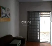 Casa com 2 Quartos à venda, 148m² no Osvaldo Rezende, Uberlândia - Foto 2