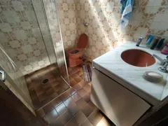 Casa com 3 Quartos para alugar, 200m² no Tabajaras, Uberlândia - Foto 14