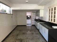 Casa com 4 Quartos à venda, 395m² no Santa Amélia, Belo Horizonte - Foto 9