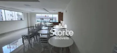 Apartamento com 3 Quartos para alugar, 92m² no Jardim Finotti, Uberlândia - Foto 14