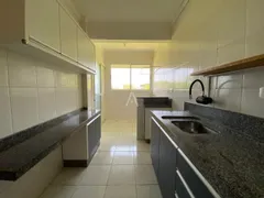 Apartamento com 3 Quartos à venda, 81m² no Pacaembú, Cascavel - Foto 2