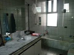 Casa com 3 Quartos à venda, 245m² no Saraiva, Uberlândia - Foto 15