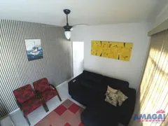 Casa com 2 Quartos à venda, 76m² no Vila Zezé, Jacareí - Foto 2