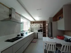 Casa de Condomínio com 2 Quartos para alugar, 344m² no Morada da Colina, Uberlândia - Foto 4