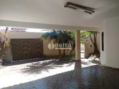 Casa com 3 Quartos à venda, 220m² no Cidade Jardim, Uberlândia - Foto 11