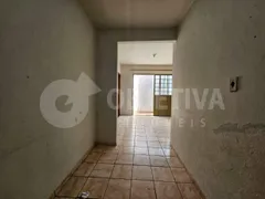 Casa com 2 Quartos para alugar, 80m² no Santa Luzia, Uberlândia - Foto 12