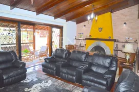 Casa com 3 Quartos à venda, 229m² no Alto do Capivari, Campos do Jordão - Foto 3