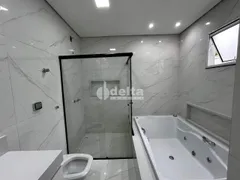 Casa com 3 Quartos à venda, 250m² no Brasil, Uberlândia - Foto 6