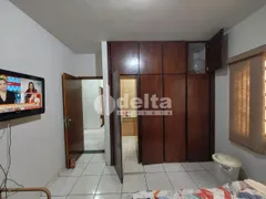 Casa com 3 Quartos à venda, 150m² no Umuarama, Uberlândia - Foto 7