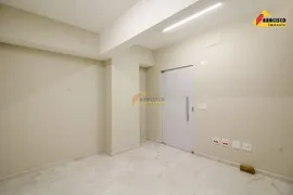 Conjunto Comercial / Sala para alugar, 12m² no Centro, Divinópolis - Foto 7