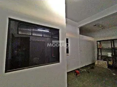 Loja / Salão / Ponto Comercial para alugar, 160m² no Presidente Roosevelt, Uberlândia - Foto 4