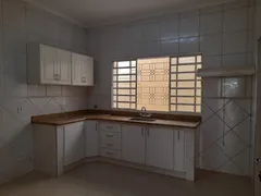 Casa com 3 Quartos para alugar, 200m² no Vila Sedenho, Araraquara - Foto 7