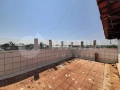 Casa com 3 Quartos para alugar, 200m² no Tibery, Uberlândia - Foto 17