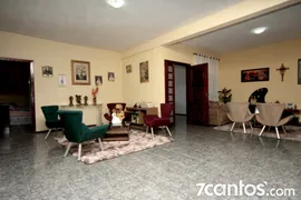 Casa com 4 Quartos para alugar, 400m² no Serrinha, Fortaleza - Foto 1