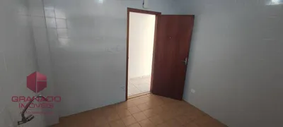 Apartamento com 3 Quartos para alugar, 97m² no Zona 04, Maringá - Foto 19