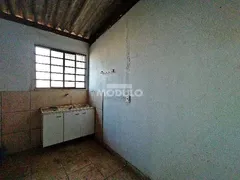 Loja / Salão / Ponto Comercial para alugar, 160m² no Presidente Roosevelt, Uberlândia - Foto 5