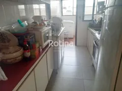 Apartamento com 3 Quartos à venda, 107m² no Umuarama, Uberlândia - Foto 8