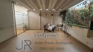 Casa com 5 Quartos à venda, 260m² no Brasil, Uberlândia - Foto 2