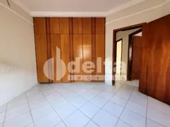 Casa com 3 Quartos à venda, 180m² no Granada, Uberlândia - Foto 9