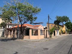 Casa com 4 Quartos para alugar, 230m² no Vila Ellery, Fortaleza - Foto 2