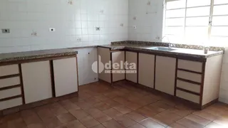 Casa com 4 Quartos à venda, 200m² no Saraiva, Uberlândia - Foto 12