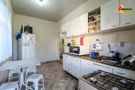 Casa com 3 Quartos à venda, 60m² no Sagrada Família, Divinópolis - Foto 4
