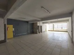 Galpão / Depósito / Armazém para venda ou aluguel, 360m² no Navegantes, Porto Alegre - Foto 9