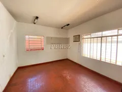 Casa Comercial para alugar, 242m² no Vila Ipiranga, Londrina - Foto 14