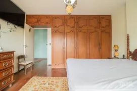 Casa com 3 Quartos à venda, 360m² no Medianeira, Porto Alegre - Foto 30