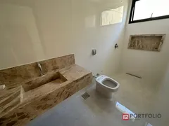 Casa de Condomínio com 4 Quartos à venda, 238m² no Residencial Goiânia Golfe Clube, Goiânia - Foto 2